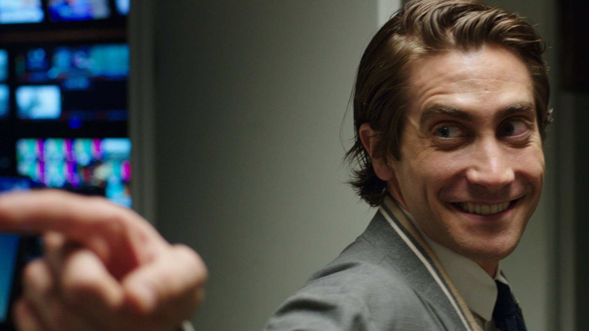 Nightcrawler Movie Review and Plot - Jake Gyllenhaal, Dan Gilroy